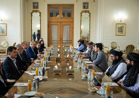 دیدار معاون نخست وزیر دولت سرپرستی افغانستان با امیرعبداللهیان