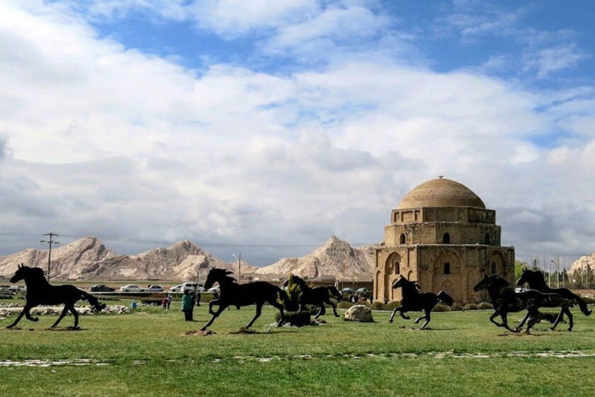 بنای تاریخی به جا مانده در کرمان که سازندگان آن مشخص نیستند