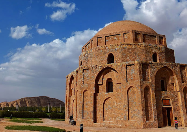 بنای تاریخی به جا مانده در کرمان که سازندگان آن مشخص نیستند
