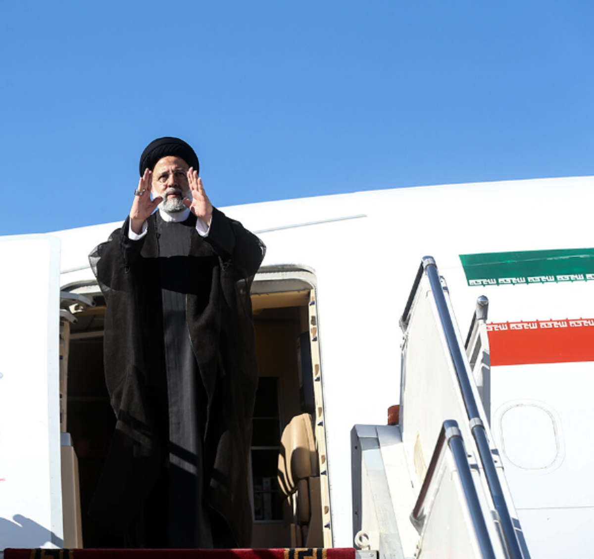 رییس‌جمهور شهرکرد را به مقصد تهران ترک کرد
