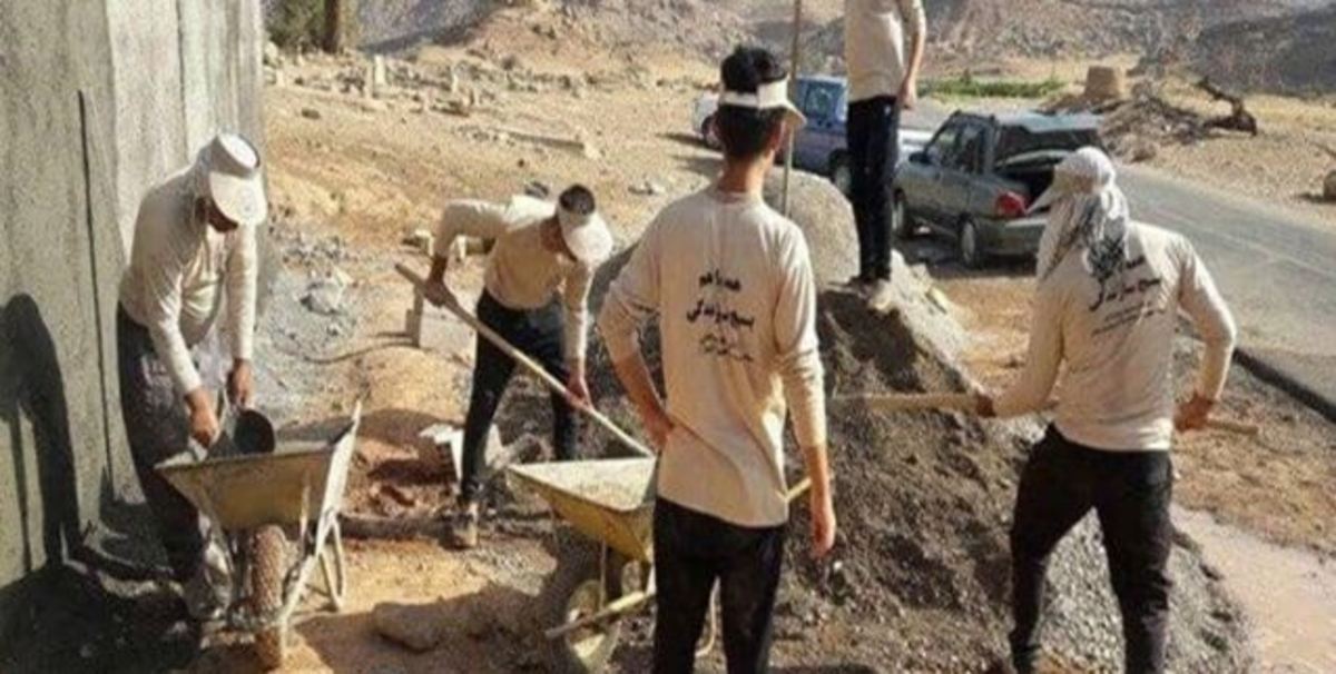 خدمت رسانی ۳۵۰ گروه جهادی قمی به مردم در هفته بسیج