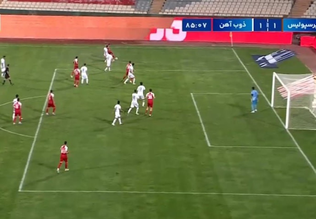هیچ‌کس به گل آفساید پیکان معترض نشد