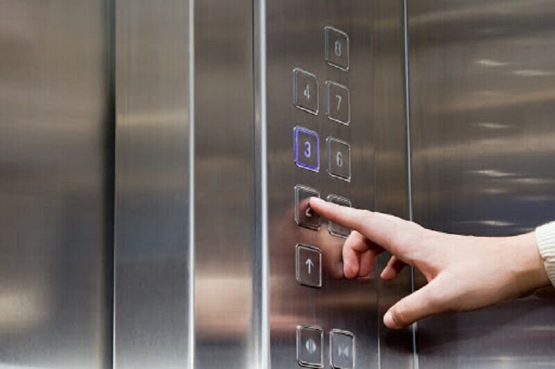 آیا قانونا حمل اسباب خانه با آسانسور مجاز است؟