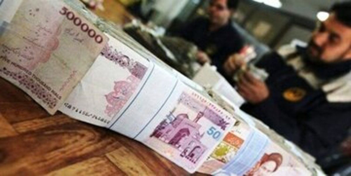 احتمال افزایش ۱۸ درصدی حقوق کارمندان دولت در سال جدید