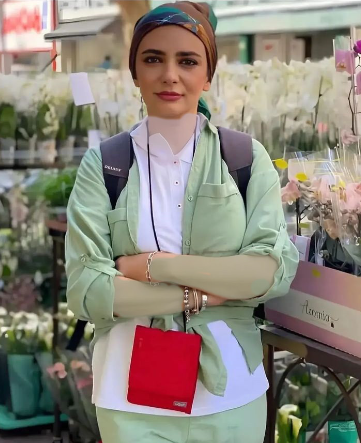 عکس لورفته لیندا کیانی روی تخت خواب / شوکه شدیم!