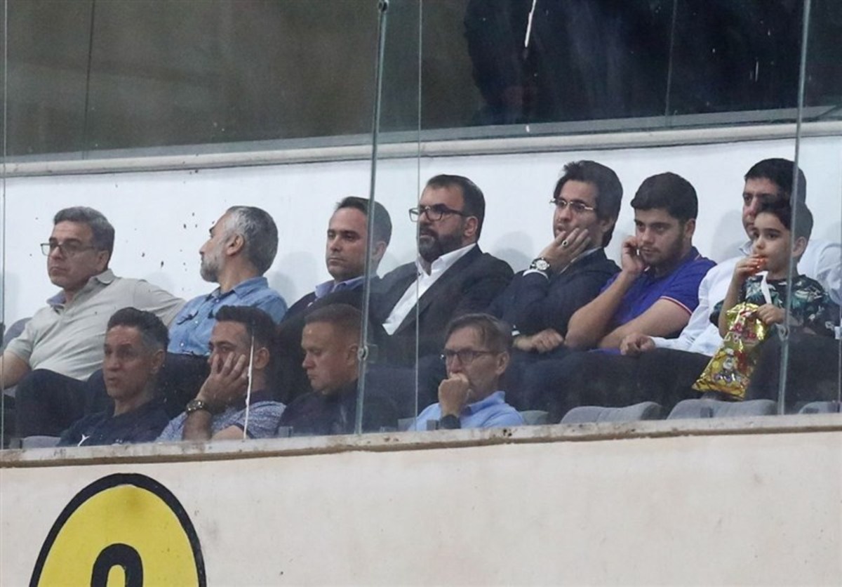 کنایه‌های تند عضو هیئت مدیره استقلال به پرسپولیس با «آپشن» و داوری!