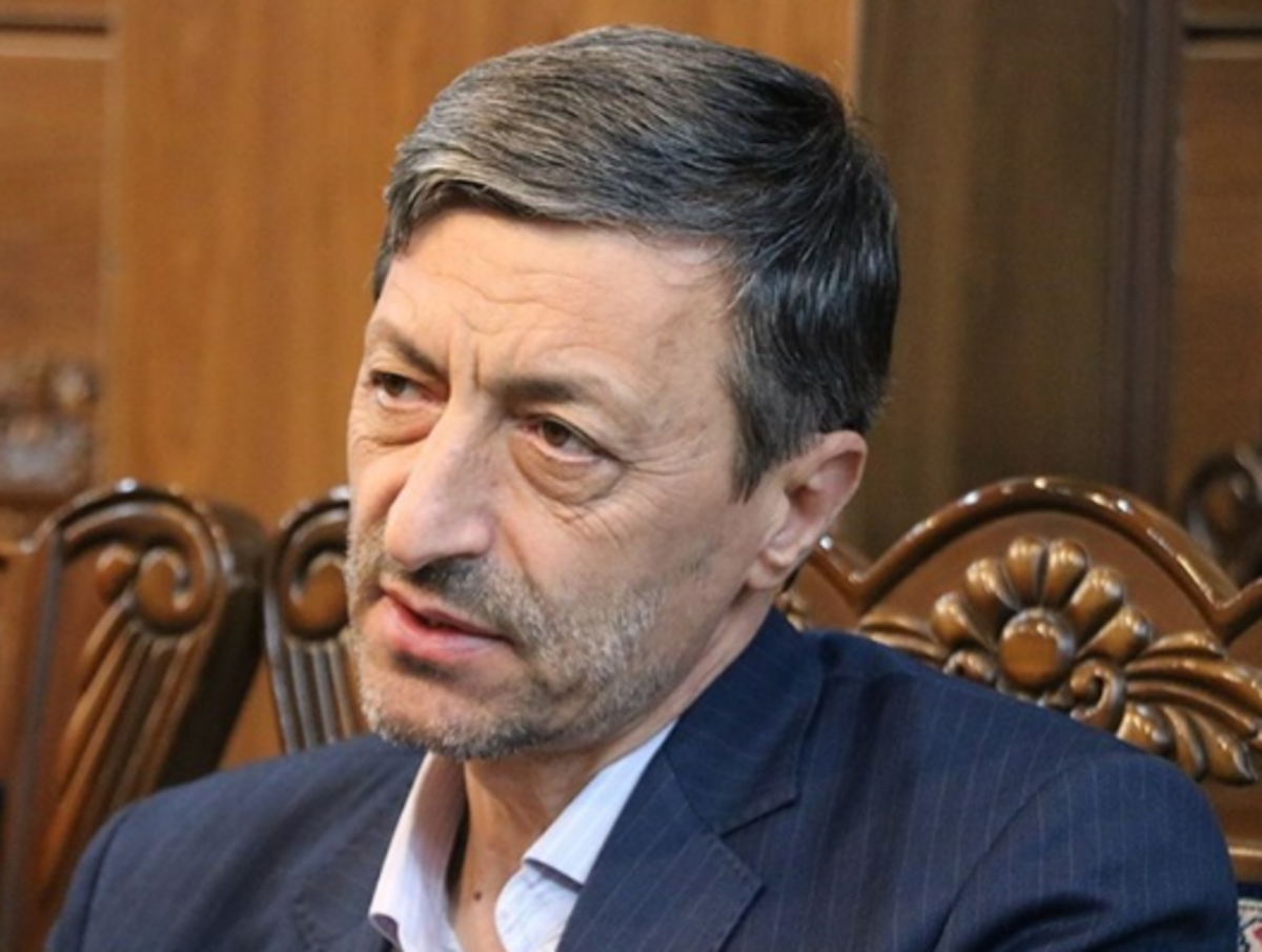 «پرویز فتاح» با حکم رهبر انقلاب رئیس ستاد اجرایی فرمان امام (ره) شد