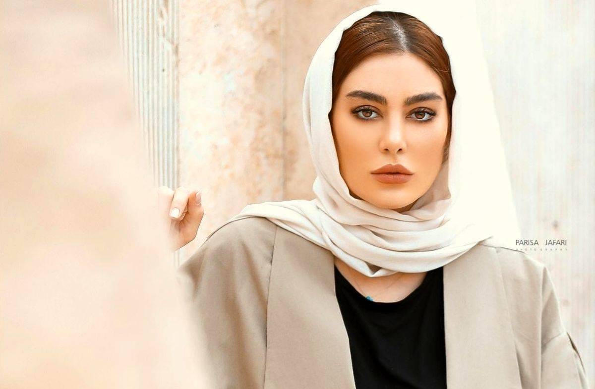 خانم بازیگر بعد از اون همه افشاگری بالاخره به درس و مشقش چسبید!