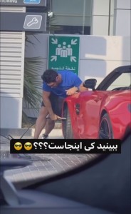 آقای بازیگر در پمپ بنزین دبی دیده شد آقای بازیگر در پمپ بنزین دبی دیده شد