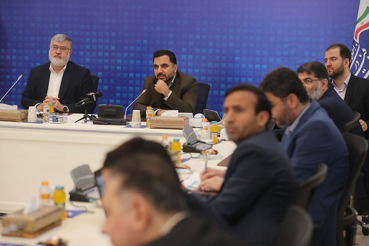 وعده وزیر ارتباطات برای به پایان رساندن پروژه فیبر نوری در ارومیه تا پایان دی ماه