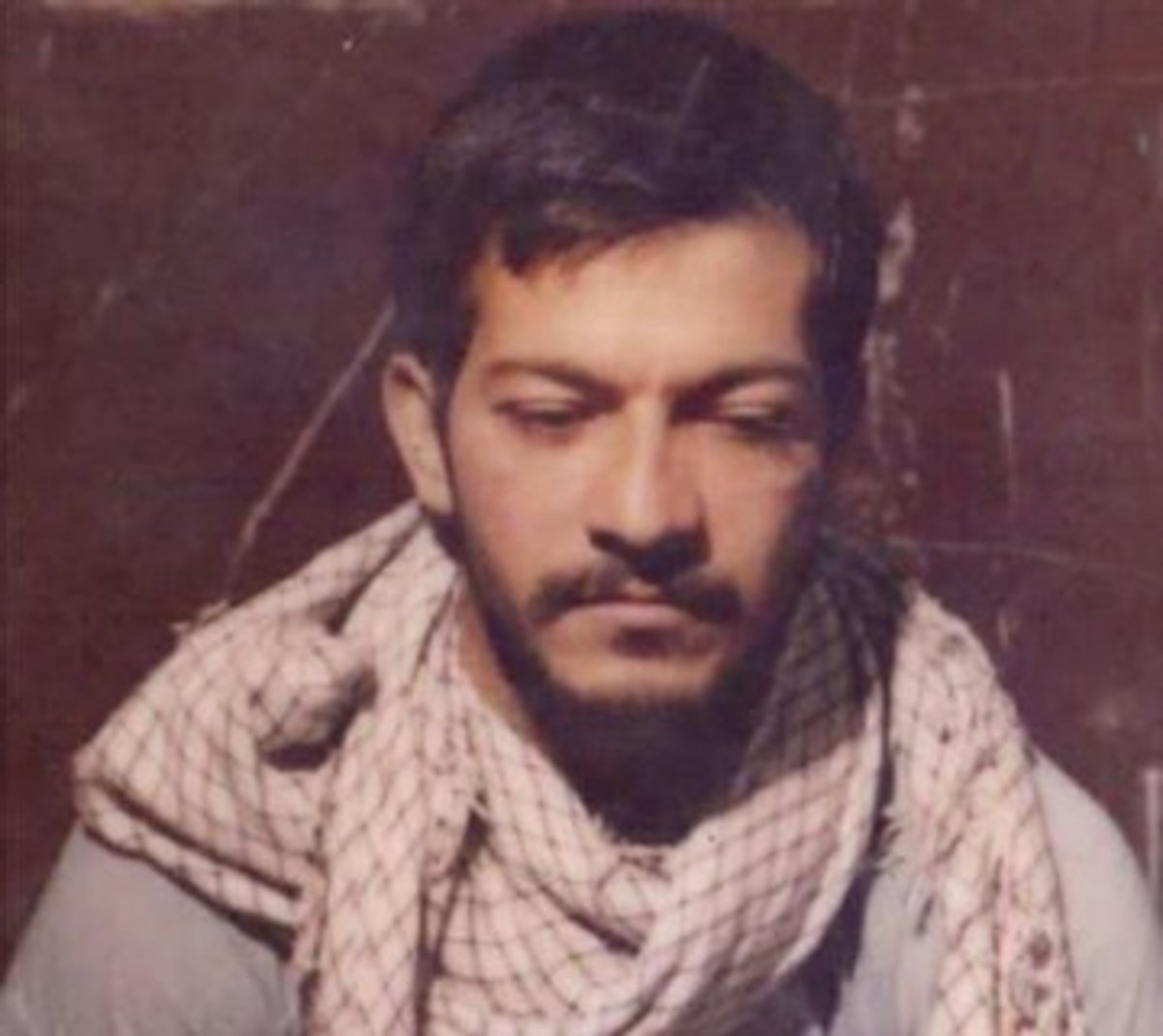 حاج محمود قلیان پس از چند دهه تحمل درد و رنج شهد شیرین شهادت را نوشید