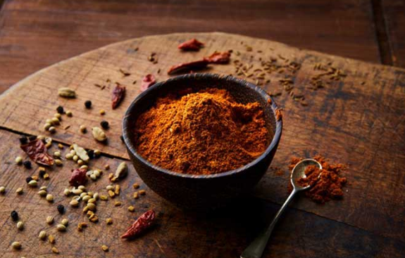 با این ادویه‌های مخصوص خورش قیمه و قرمه سبزی عطر و طعمی متفاوت به غذاتون بدهید