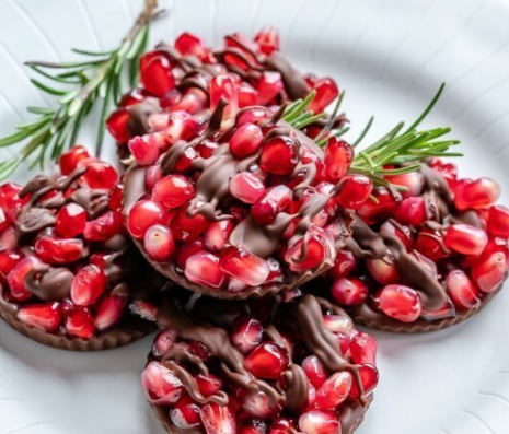 با درست کردن این شکلات مخصوص در شب یلدا هنرنمایی کن