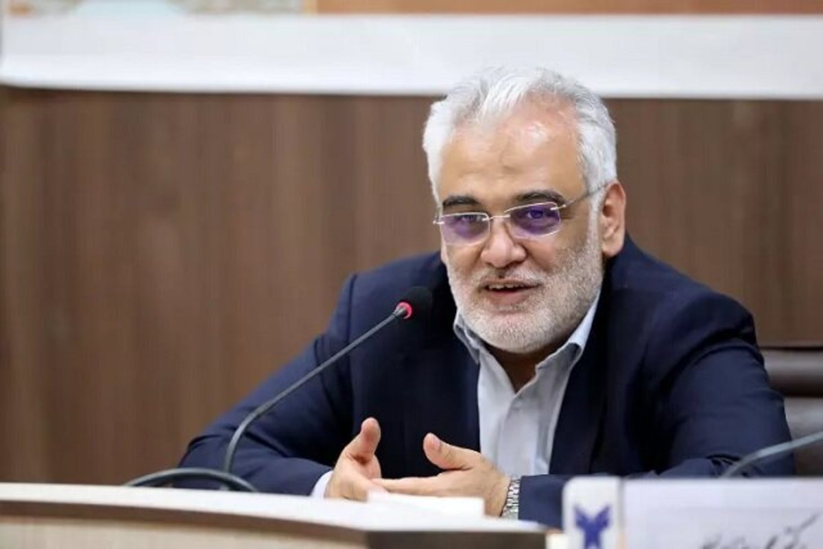 برابری جنسیتی درغرب شکست خورد/ زنان نخبه برای حل معضل سیگار دختران دانشجو راهکار ارائه کنند