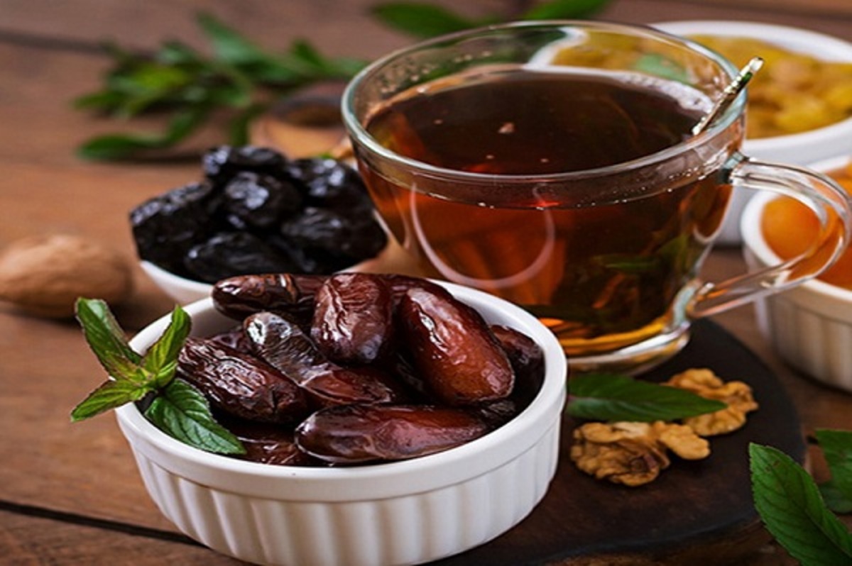 چرا چای را با خرما نخوریم؟