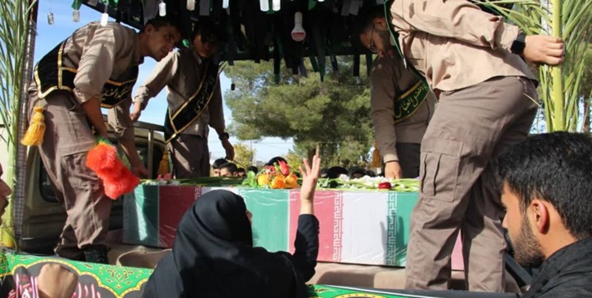 پیکرمطهر شهید گمنام دفاع مقدس درنی ریز تشییع شد