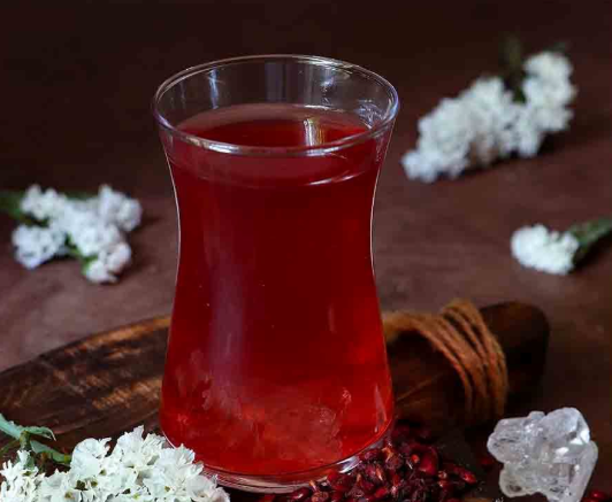 به راحتی و با ۵ مرحله این شربت پر خاصیت را درست کنید