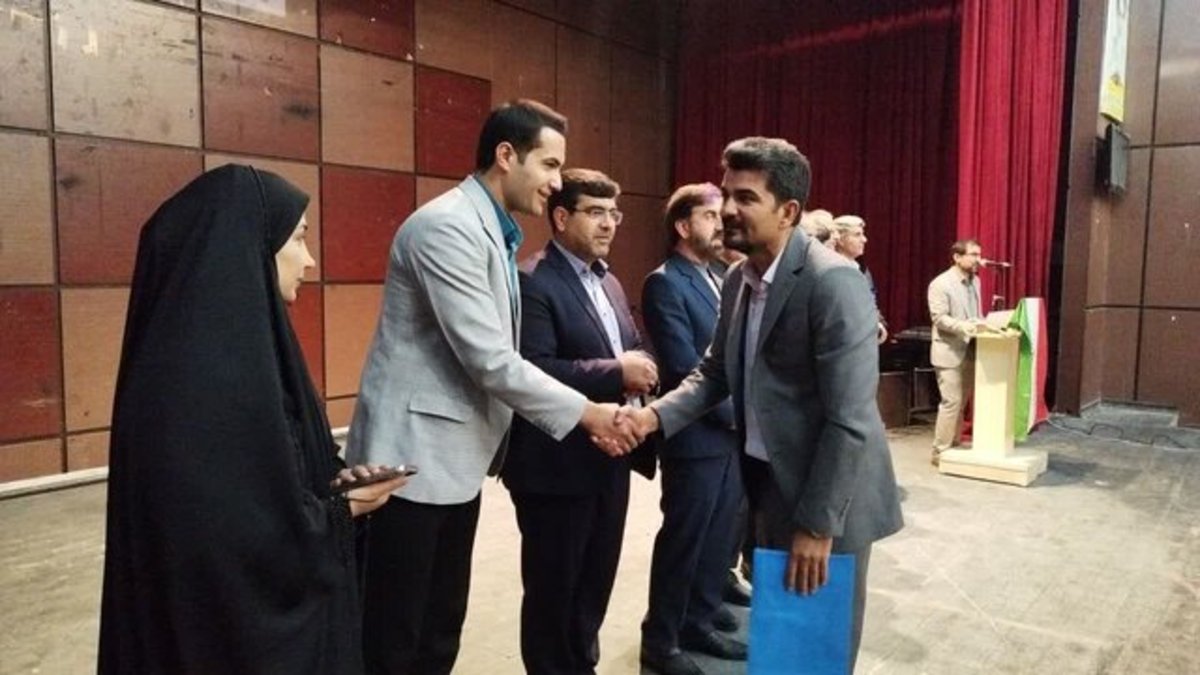 ۲۴ معلم پژوهنده برگزیده شهرستان کهگیلویه تجلیل شدند