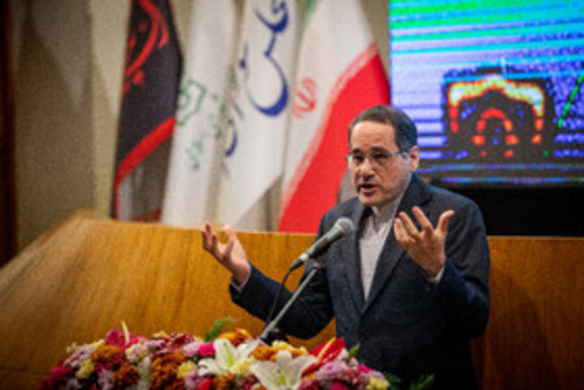 انتقاد از نگاه هزینه‌ای به پژوهش/ علم و فناوری می‌تواند راه‌حل برون‌رفت از مشکلات باشد