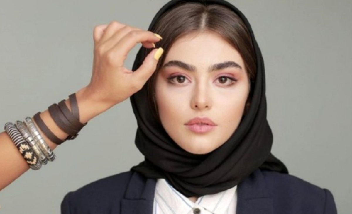 رقابت شدید بین ریحانه پارسا و مادرش دیدنی است! /کدام زیبا‌تر است؟