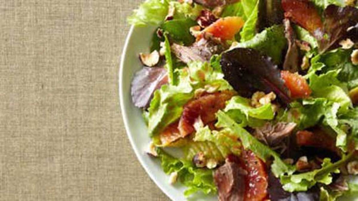دستور تهیه سالاد رژیمی فوق العاده خوشمزه با گوشت اردک و پرتقال خونی