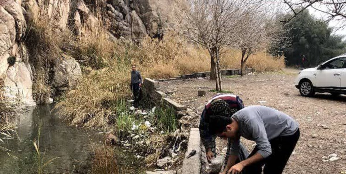 تفرجگاه چشمه گلابی داراب پاکسازی شد