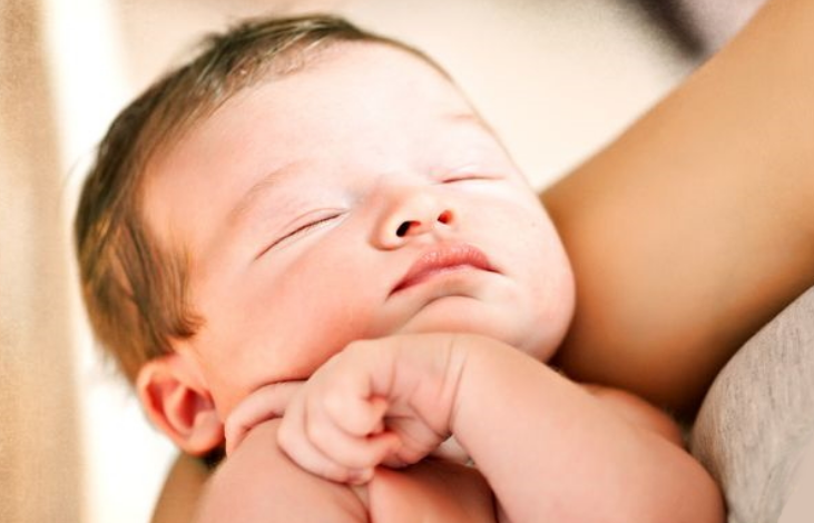 فلسفه تشابه ماه تولد فرزند با مادر چیست؟