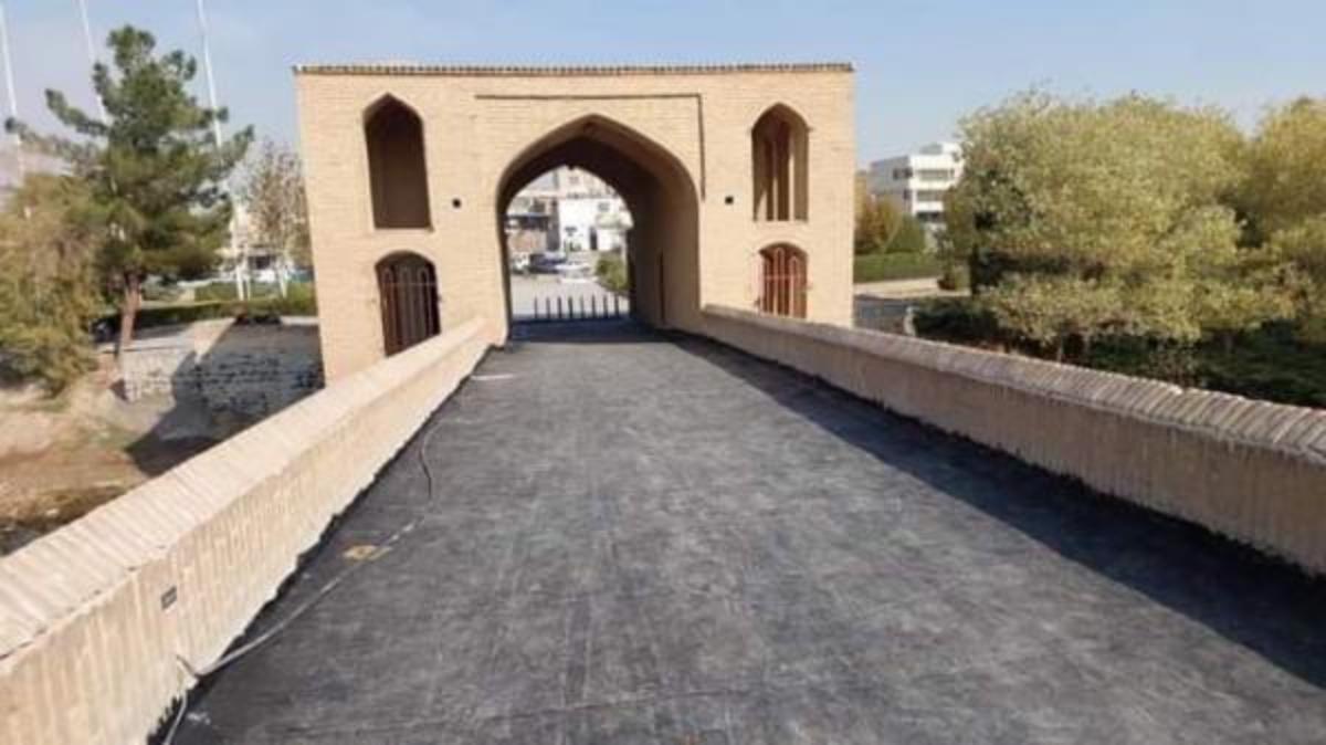 قیرگونی عرشه پل تاریخی اصفهان