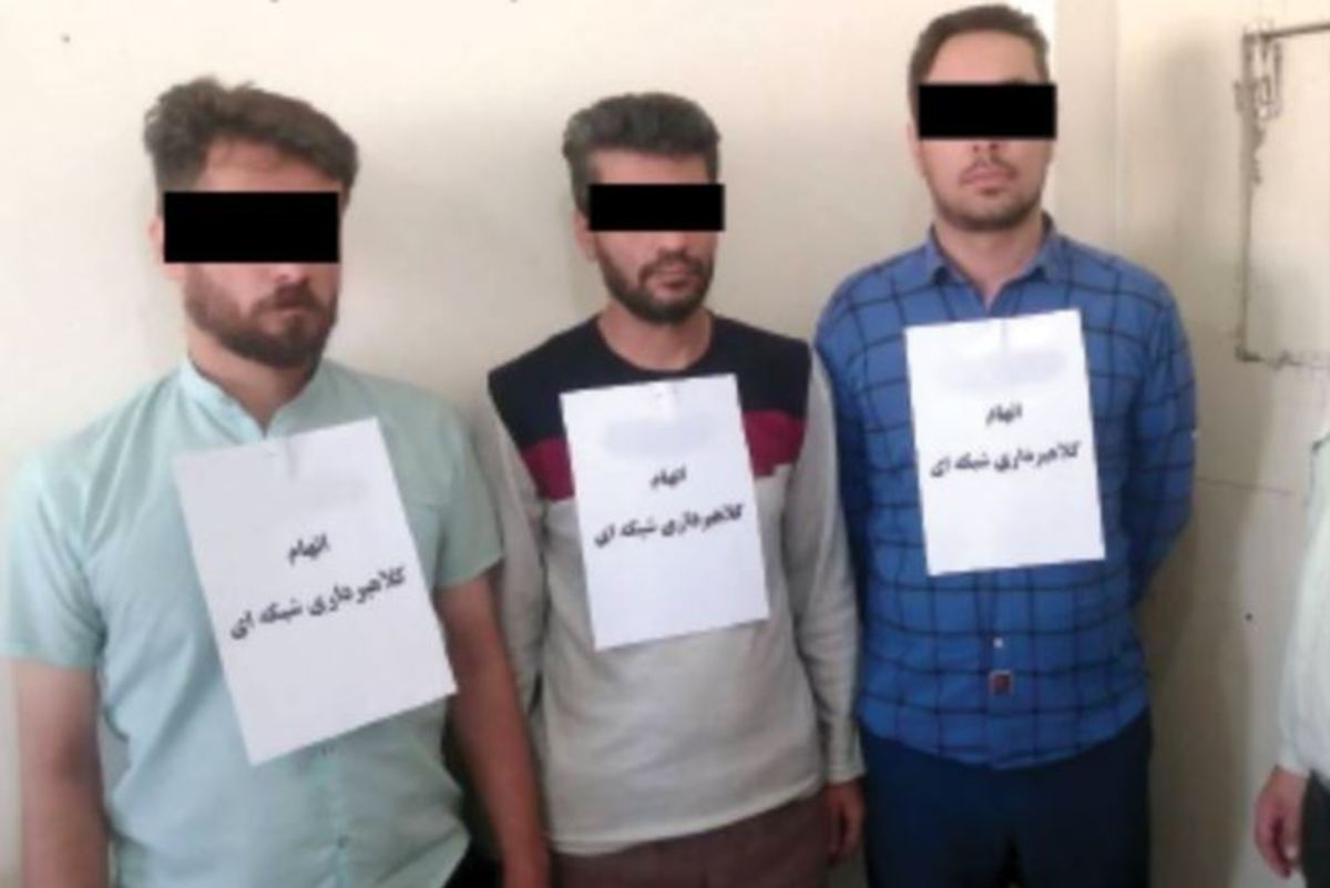 دسته چک کارتن خواب‌ها در دست «موریانه‌ها»