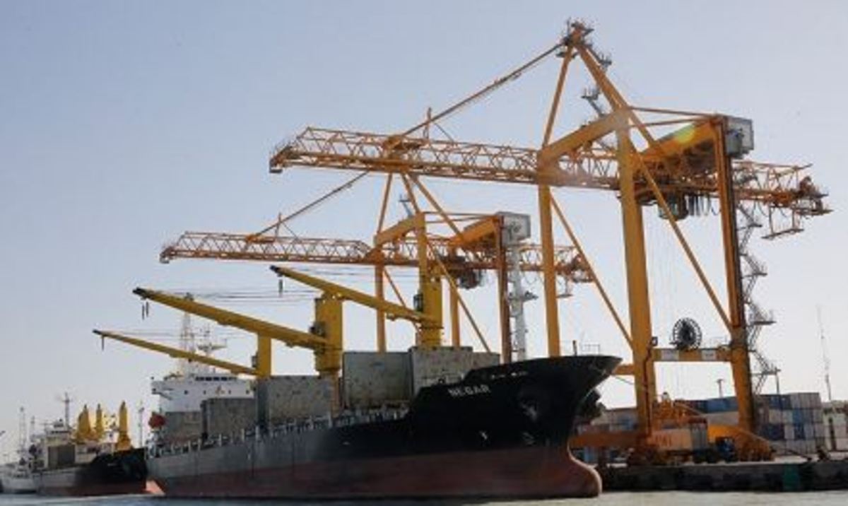 صادرات ۲۰ میلیون تن انواع محصولات از گمرکات استان بوشهر