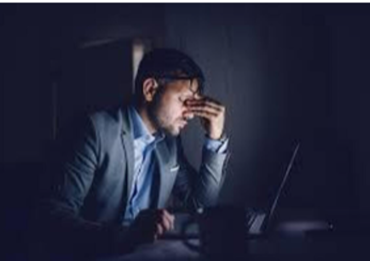 افراد معتاد به کار چه رفتار‌های منفی دارند؟