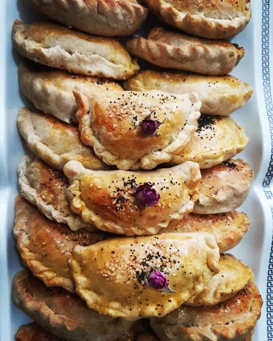 دستور پخت پیراشکی مرغ با طعمی دلچسب برای سفره افطار