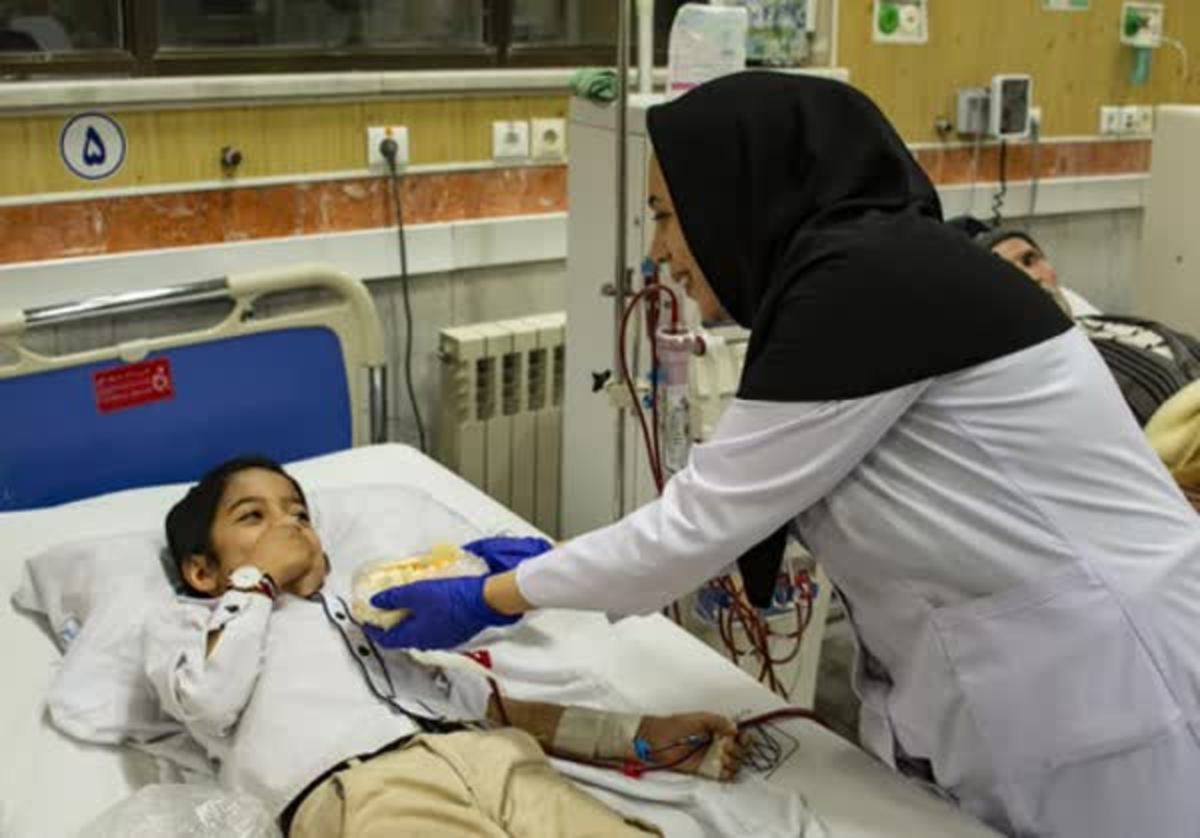 ادبیات سخیف و گستاخانه را علیه جامعه پرستاری کنار بگذارید