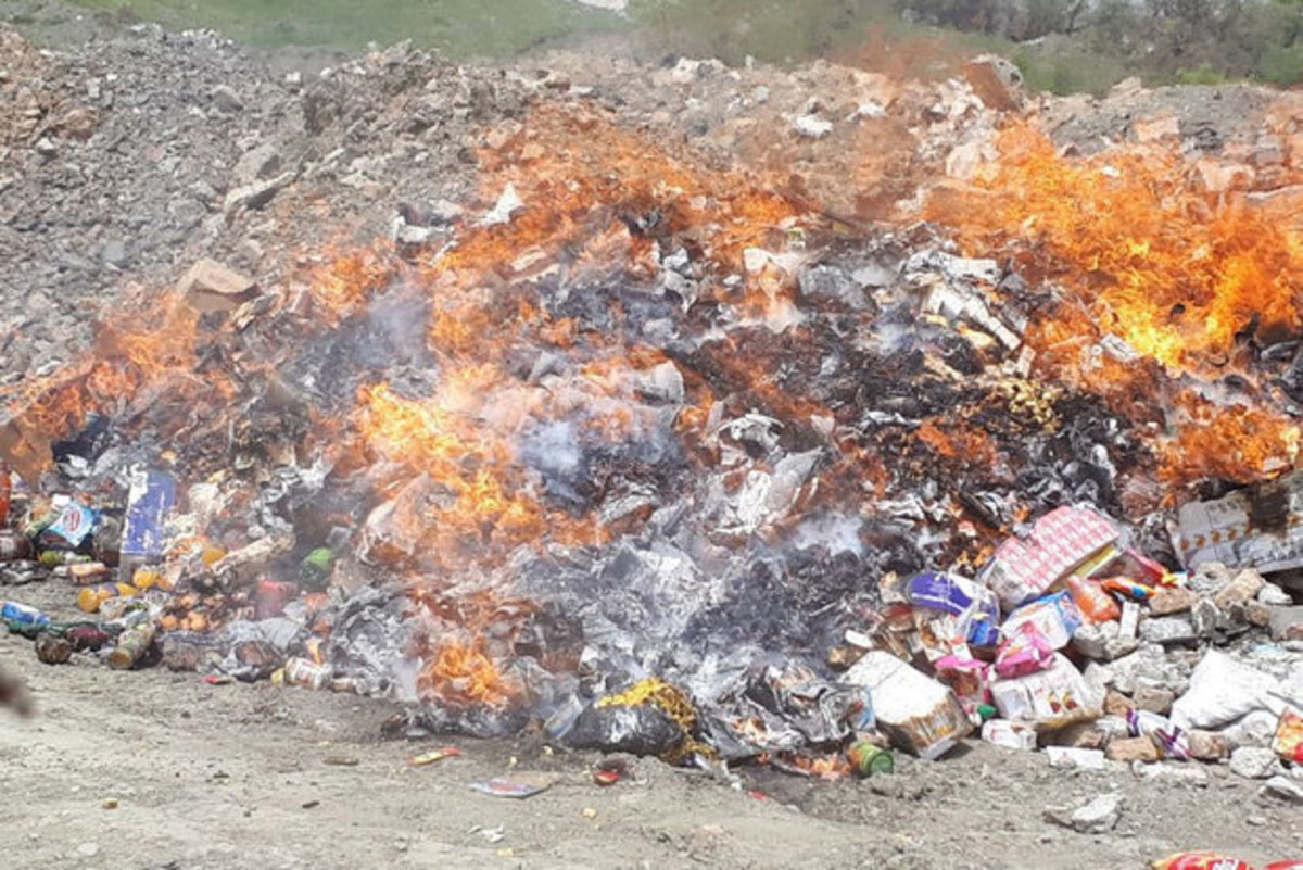 بیش از ۵ تن فرآورده مشکوک به آلودگی در آذربایجان غربی ضبط شد