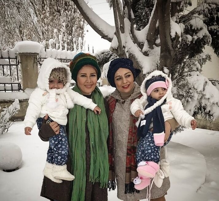 عکس بامزه از بارداری هم زمان یکتا ناصر و خواهرش