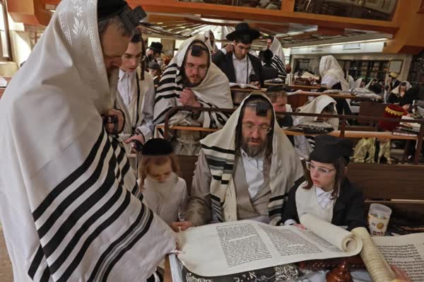 بدمستی و پایکوبی در پوریم؛ جشن ایرانی‌کشی یهود