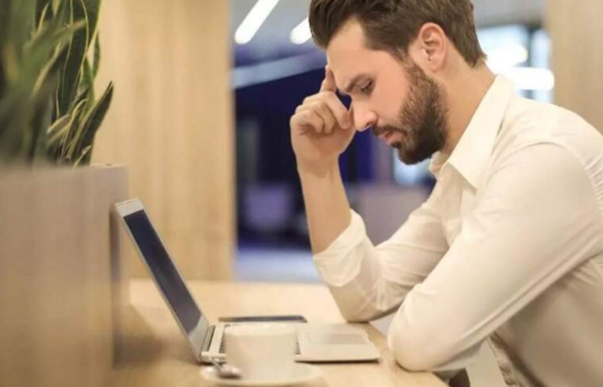 با سردرد مرتبط به کافئین چه کنیم؟