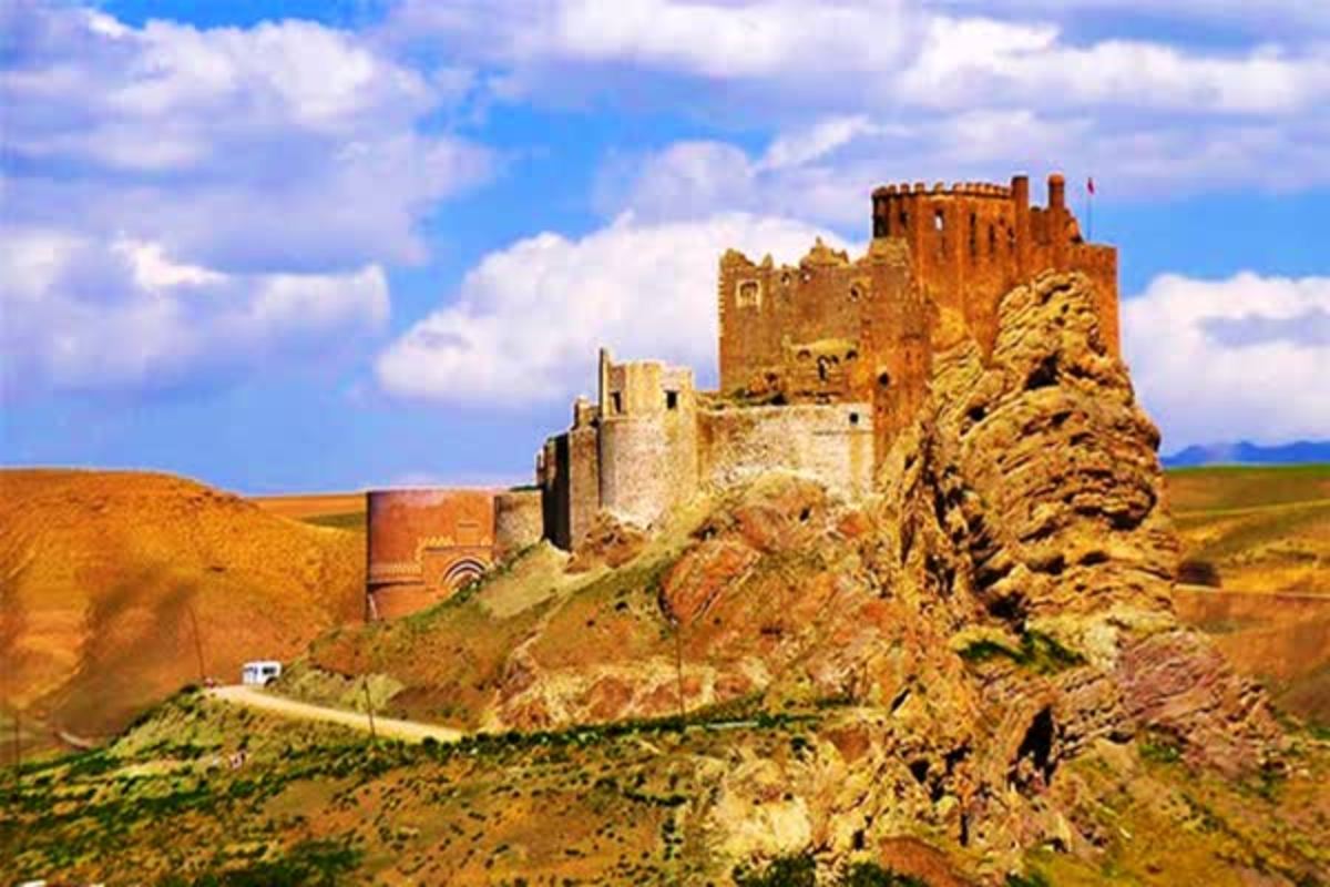 تکمیل پرونده قلعه الموت قزوین برای ثبت جهانی