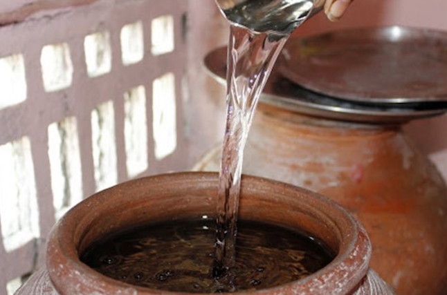 خواص درمانی نگهداری آب در کوزه سفالی که نمی‌دانستید