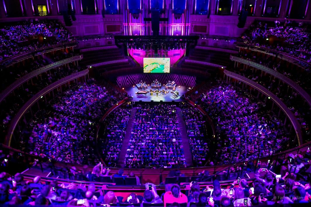 تصاویر تماشایی از کنسرت همایون شجریان و انوشیروان روحانی در لندن