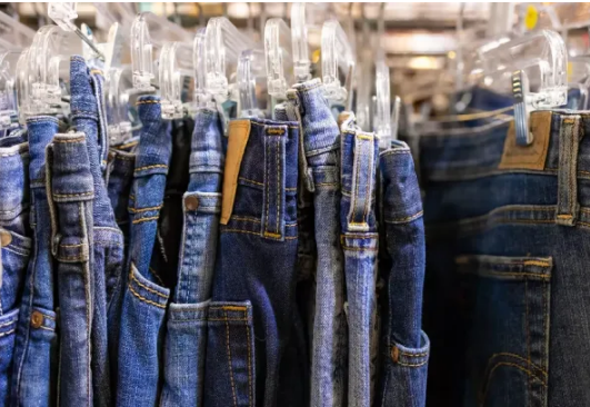 چرا پوشیدن شلوار جین برای محیط‌زیست مضر است؟