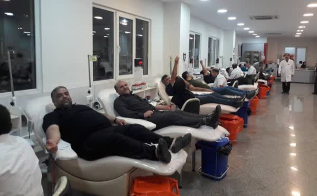 بیش از ۸۰۰ نفر در شب‌های قدر درچهارمحال و بختیاری خون اهدا کردند