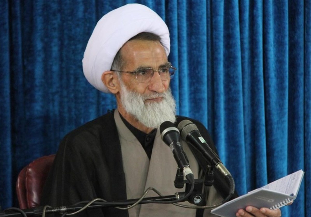 تنها با خواندن قرآن اعتیاد و اختلاس در جامعه درمان می‌شود