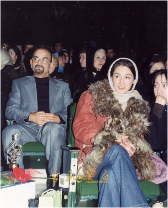 عکسی جالب از هدیه تهرانی در مراسم حافظ در سال ۱۳۸۱
