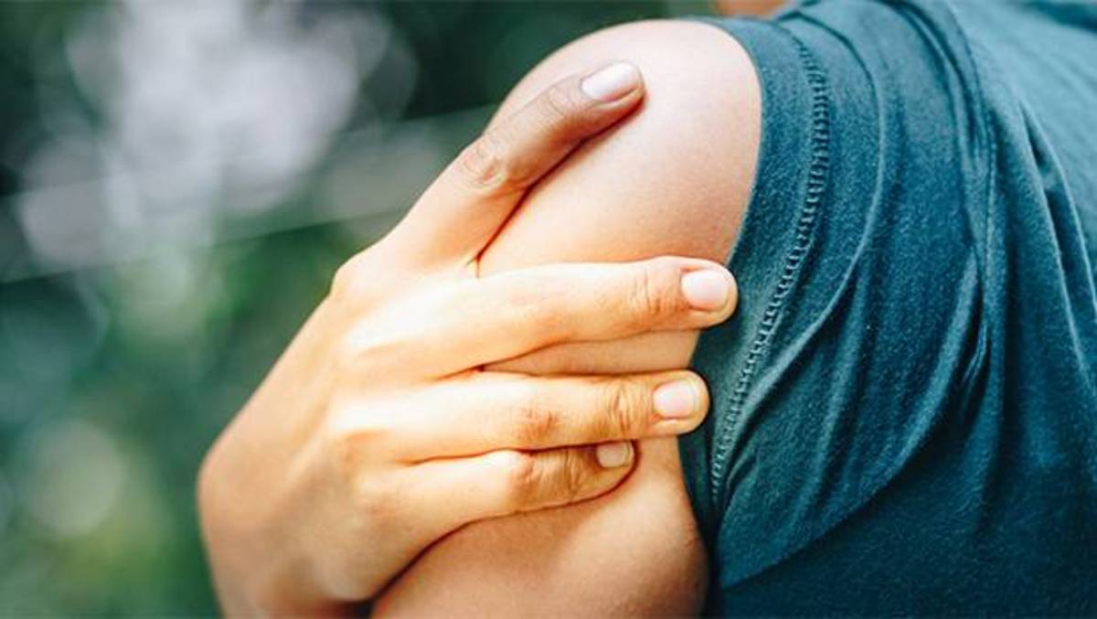 بی حسی در بازو‌ها نشانه چه بیماری است؟