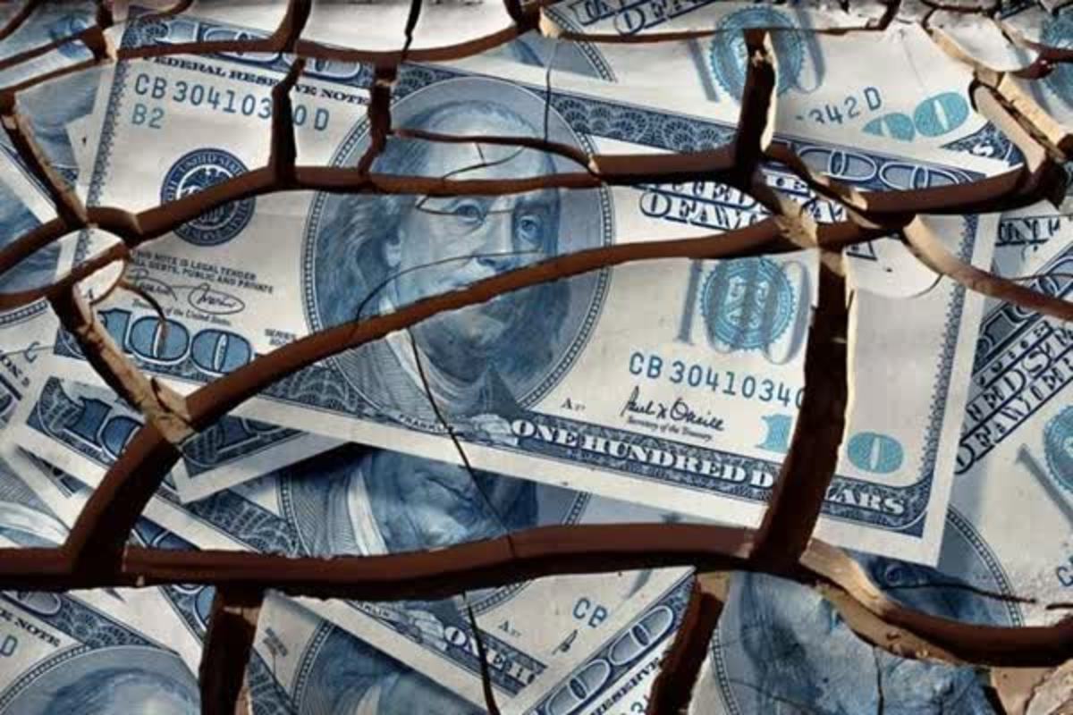 برگ برنده تروریست‌های اقتصادی سودجویی در نوسانات سیاسی است