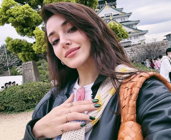 سفر ماجراجویانه زیبا‌ترین بازیگر زن ترک به ژاپن+عکس
