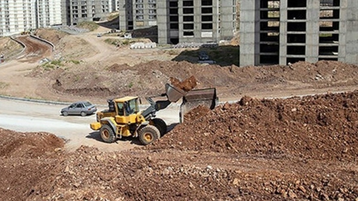 در شهر‌های سودجان، کیان و هارونی زمین نهضت ملی مسکن تأمین نشده است