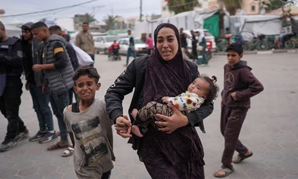 مقام یونیسف: کودکان در غزه با مرگ دست و پنجه نرم می‌کنند