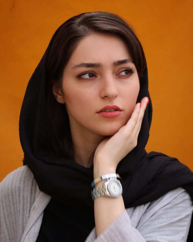 همسر جوان و زیبای ایرانی ژوزه مورایس دلیل افت سپاهان؟